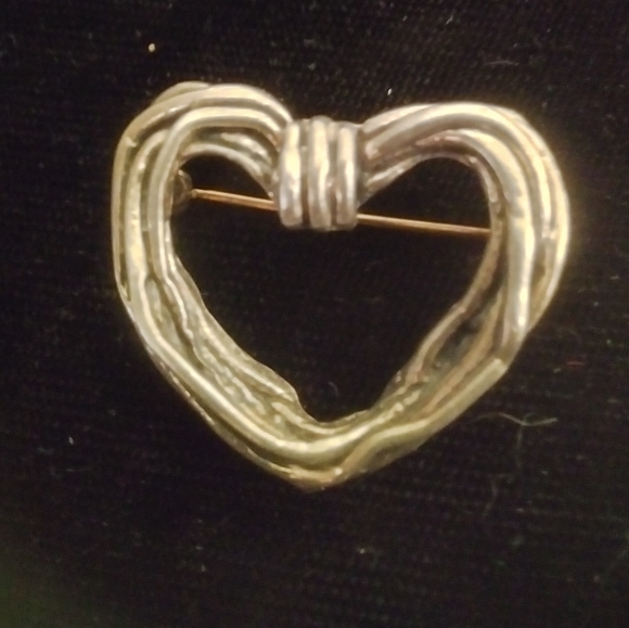 Pendent - Picture 1 of 3